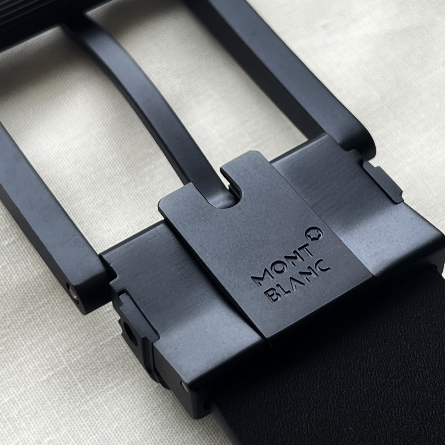 P1Q115A3 Popular High quality belt With full package