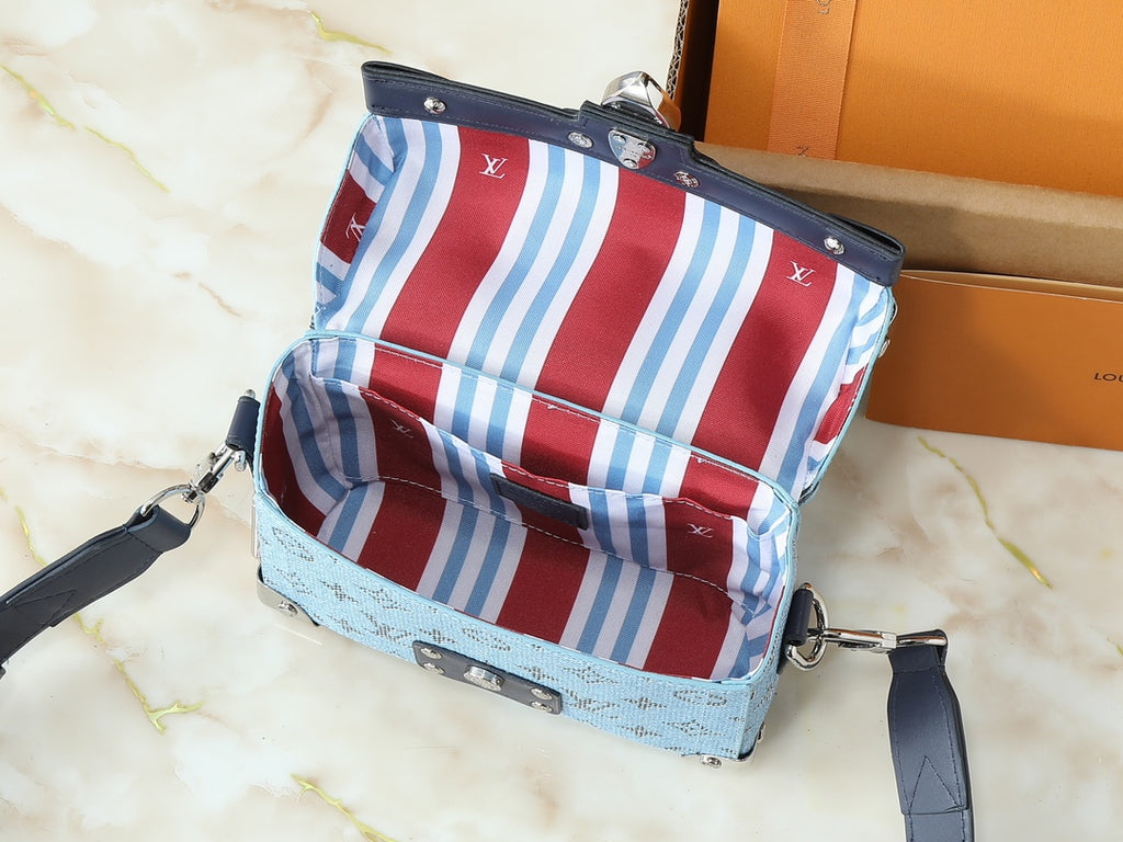 B1R15E47  Popular  leather bag