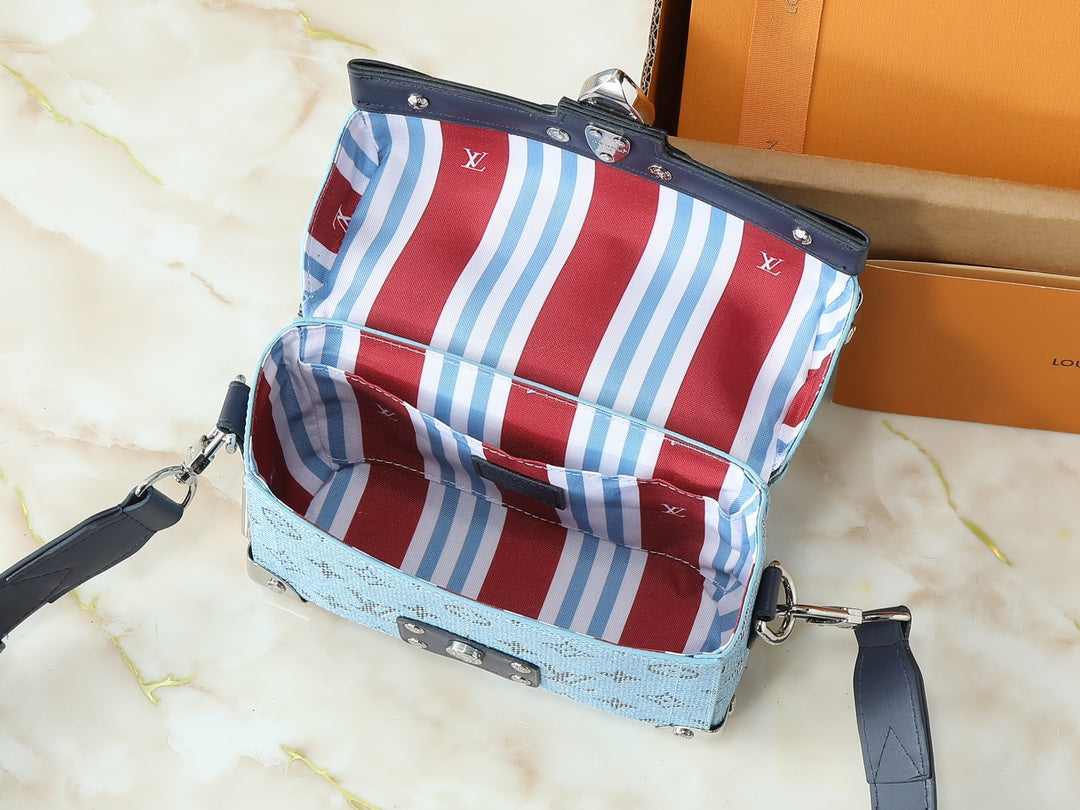 B1R15E47  Popular  leather bag