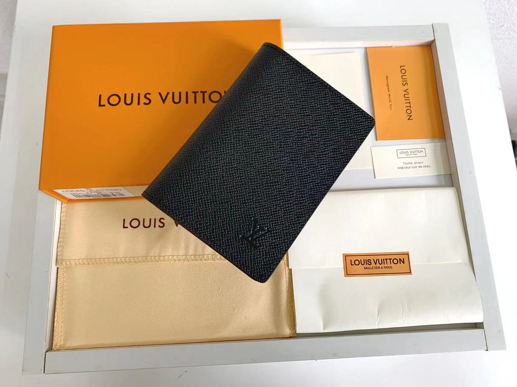 B1A42E300 Popular  leather wallets