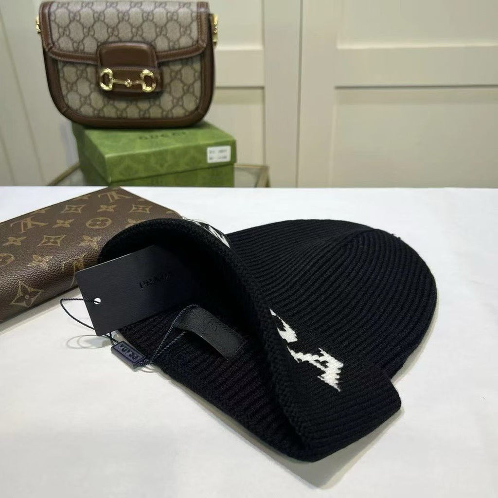 M1R86P82 Popular hats