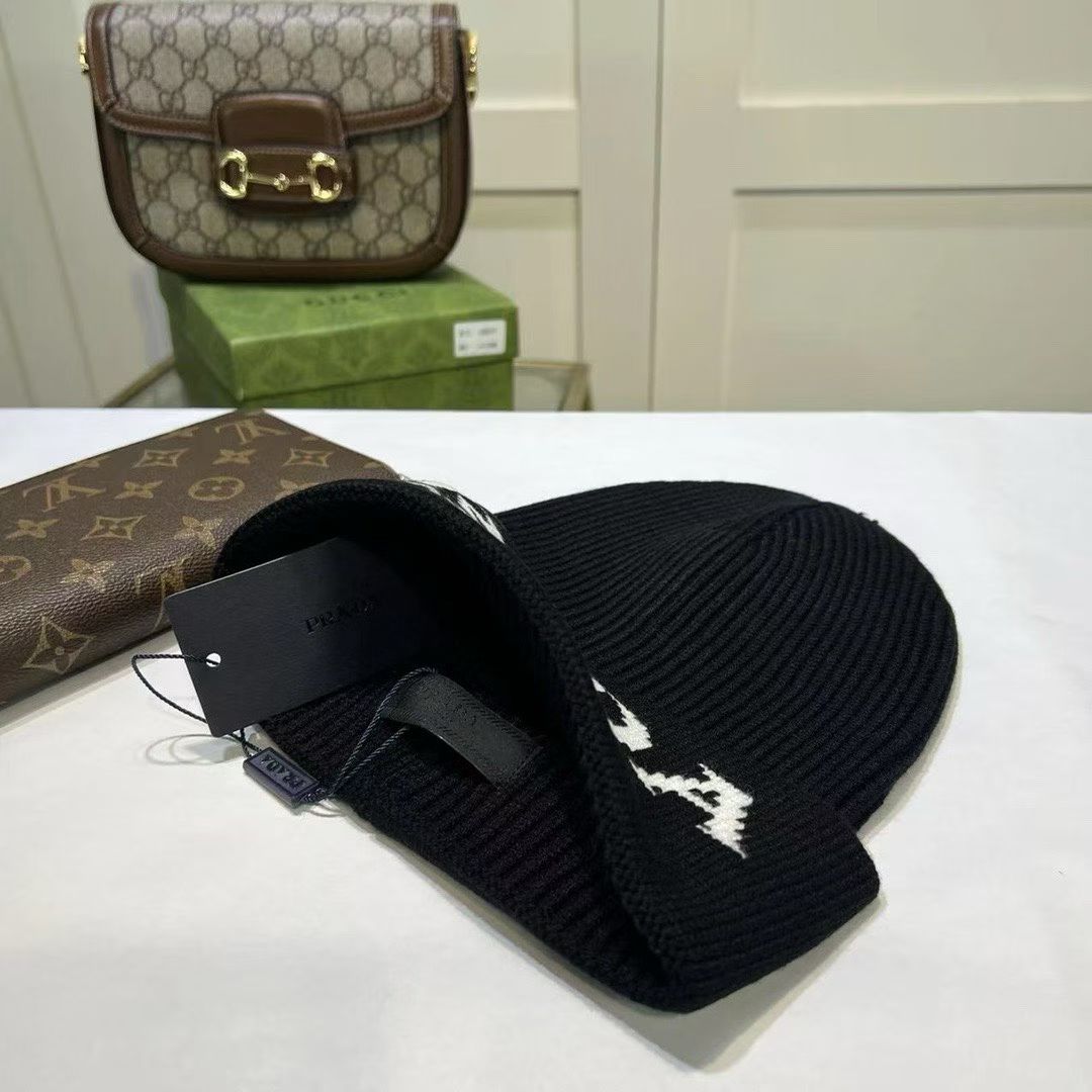 M1R86P82 Popular hats