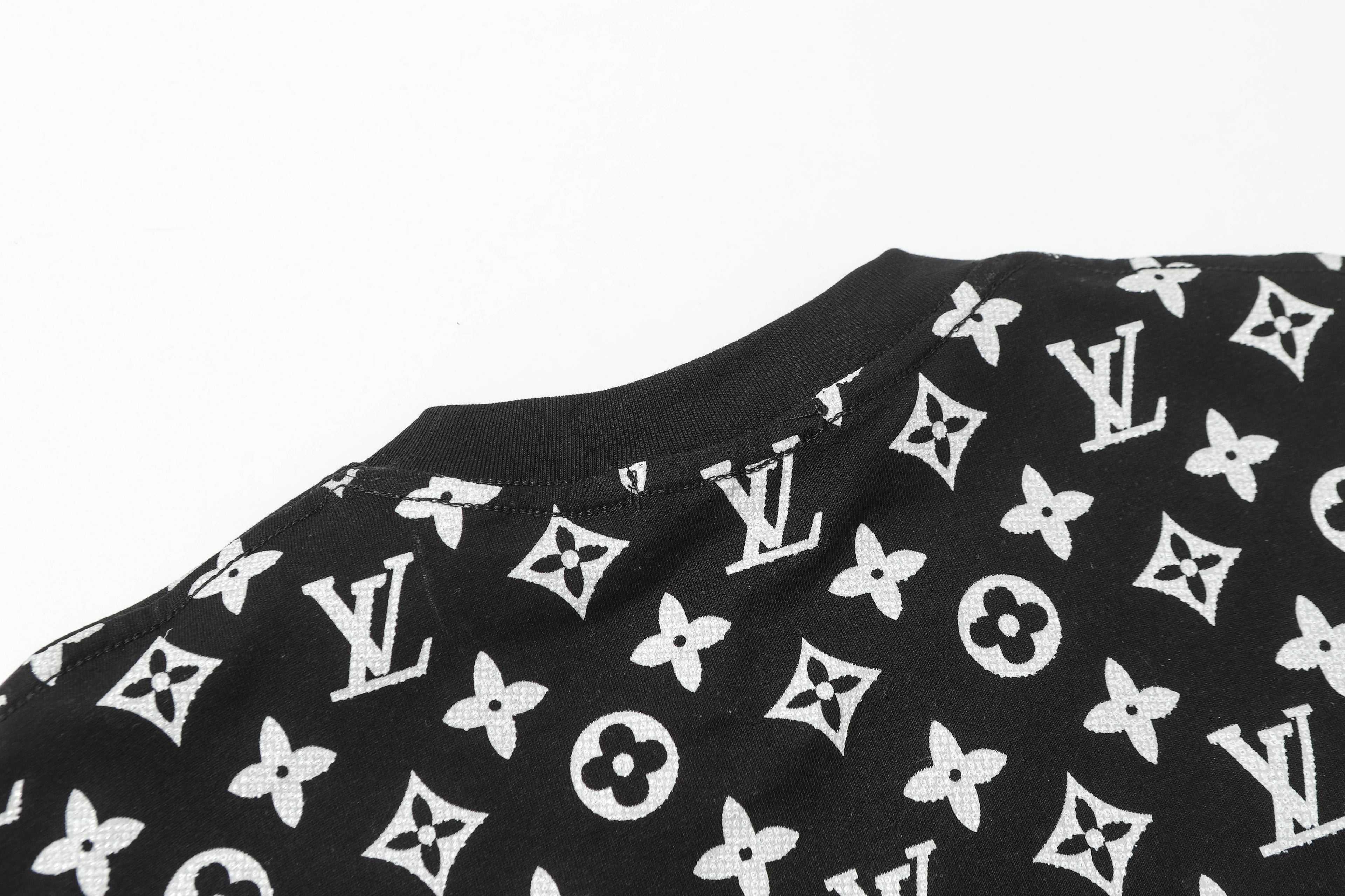 U1R45E152 Popular T-shirt