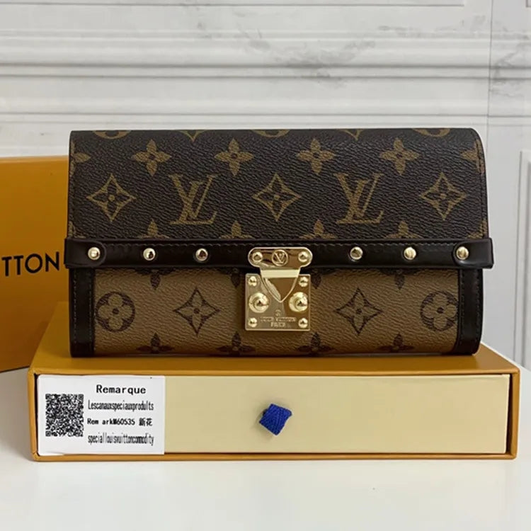 B1X41E10 Popular leather wallets