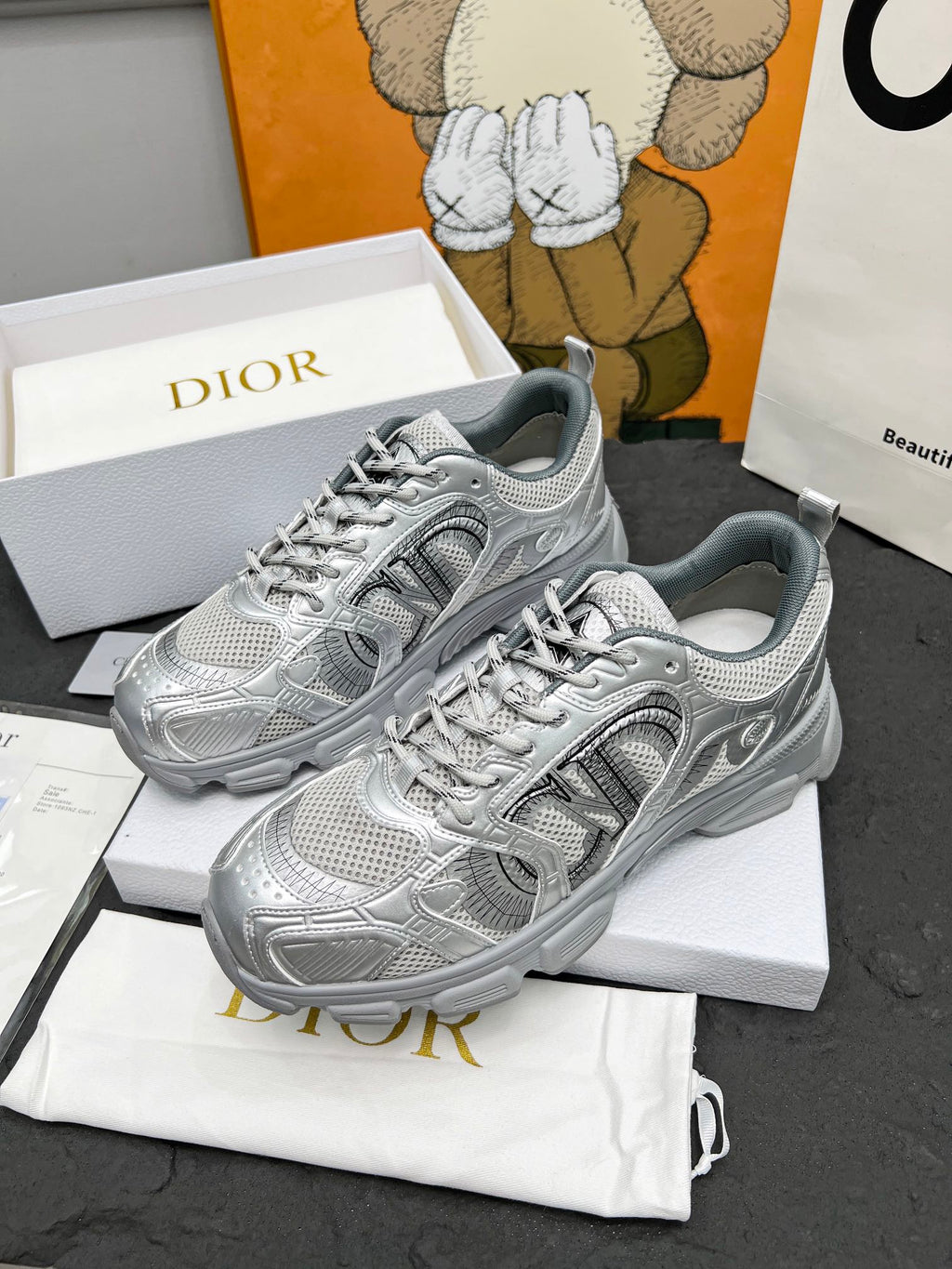 Z2Q105D311 Popular high-quality Shoes