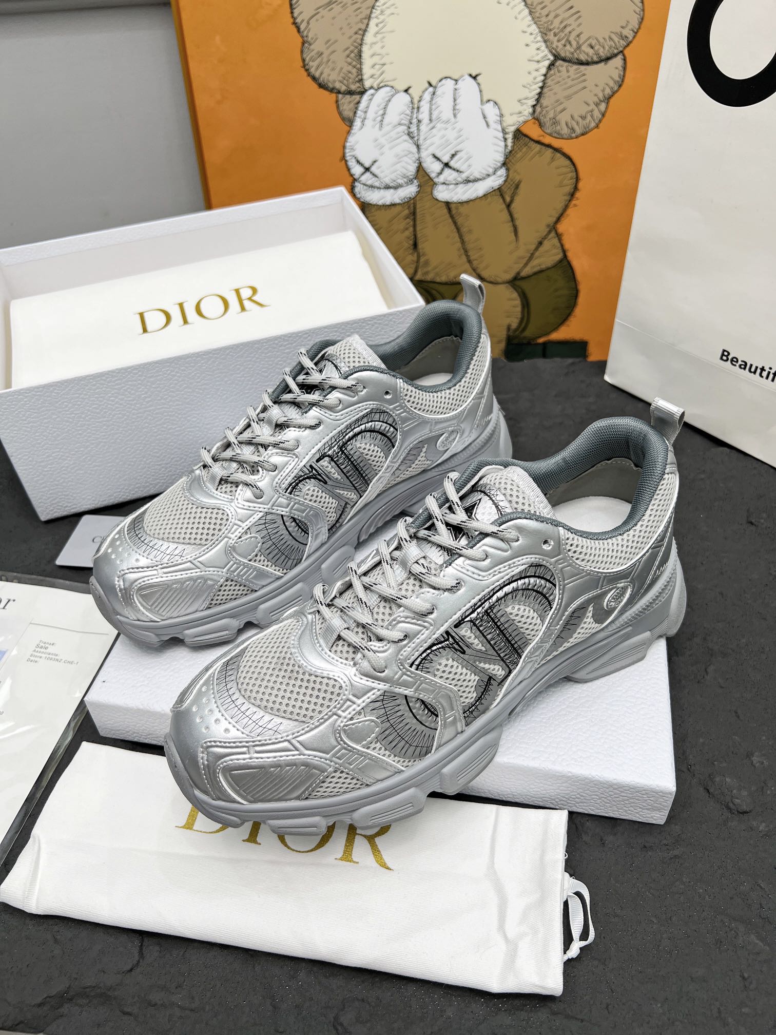 Z2Q105D311 Popular high-quality Shoes