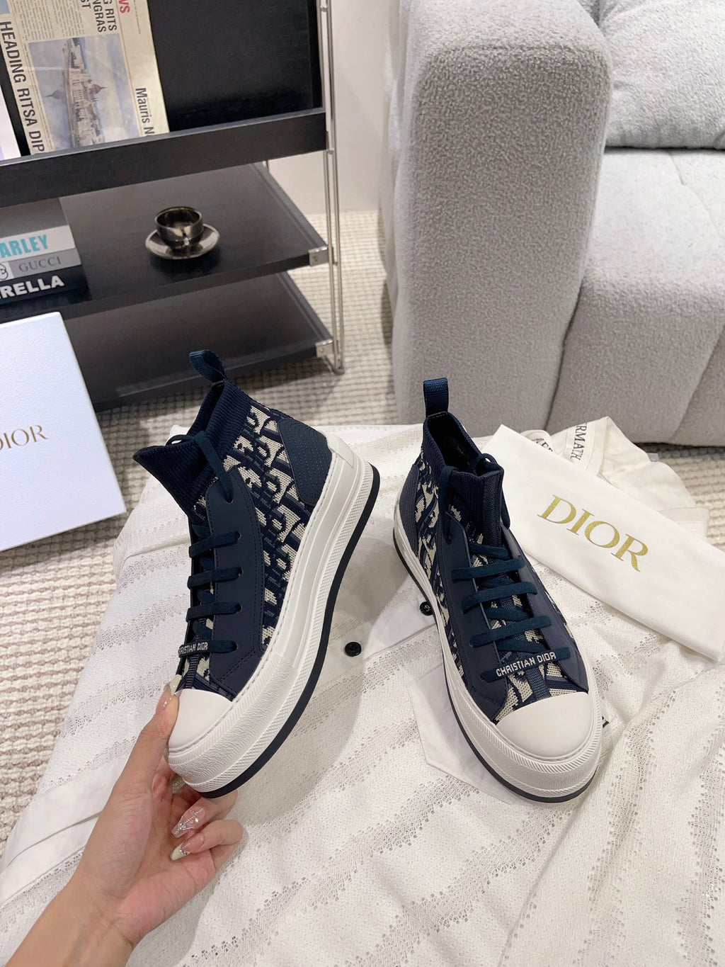 Z2Q105D427 Popular high-quality Shoes