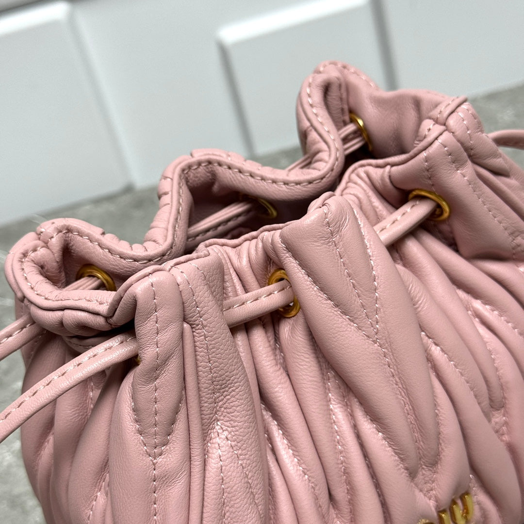 B1P36A81 Popular leather bag