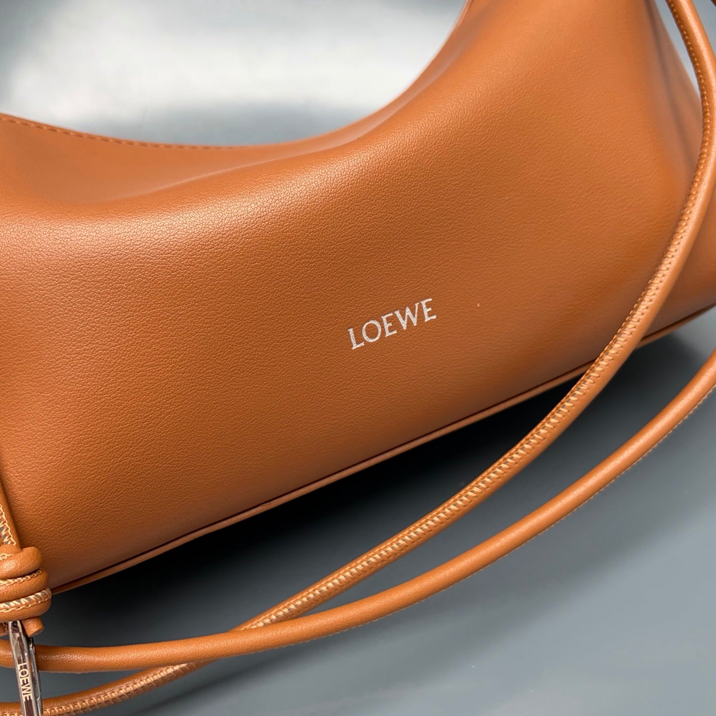 B1R66A13 Popular leather bag