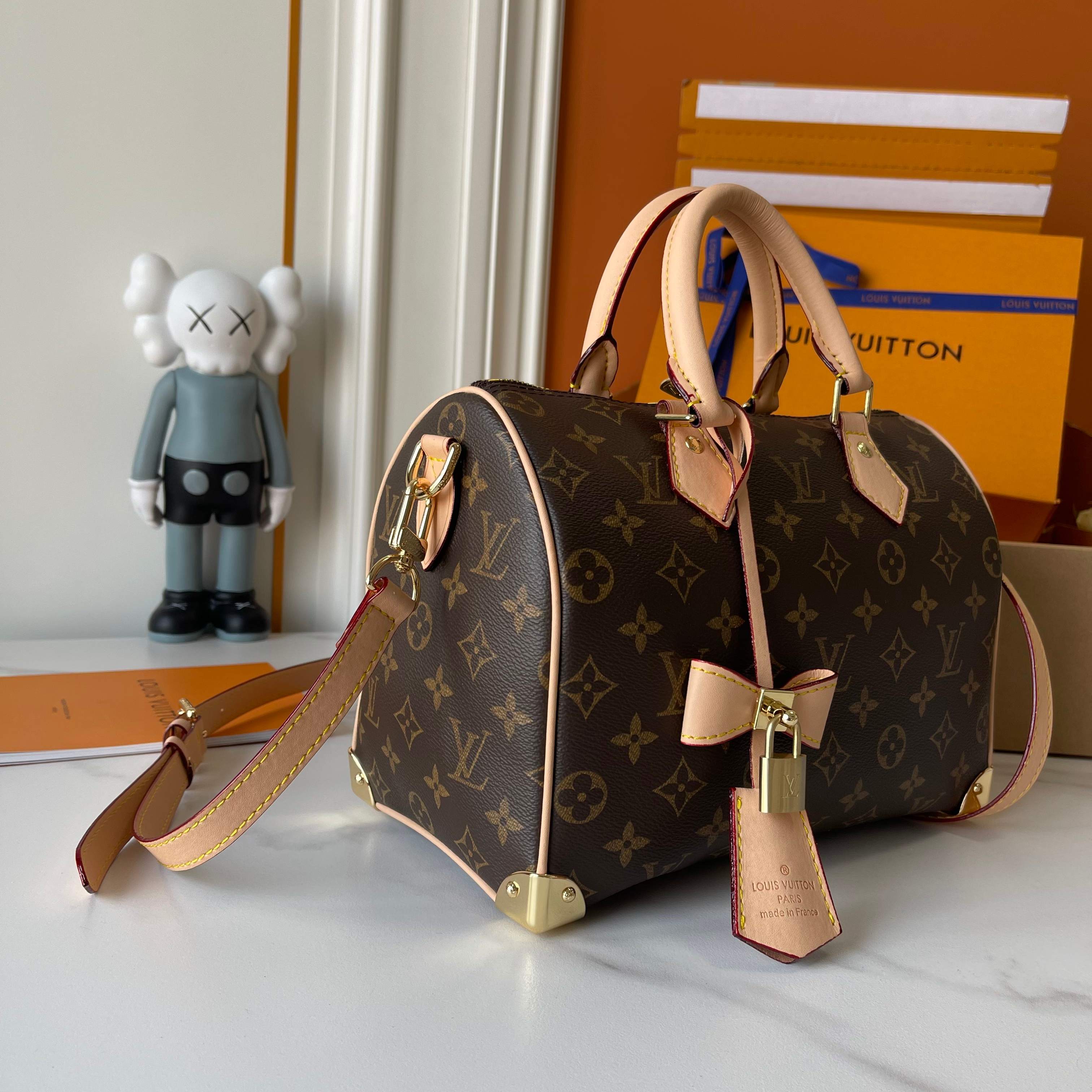 B1W25E87 Popular  leather bag
