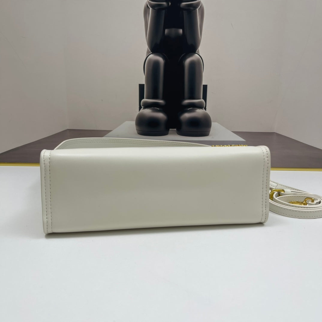 B1P36A33 Popular leather bag