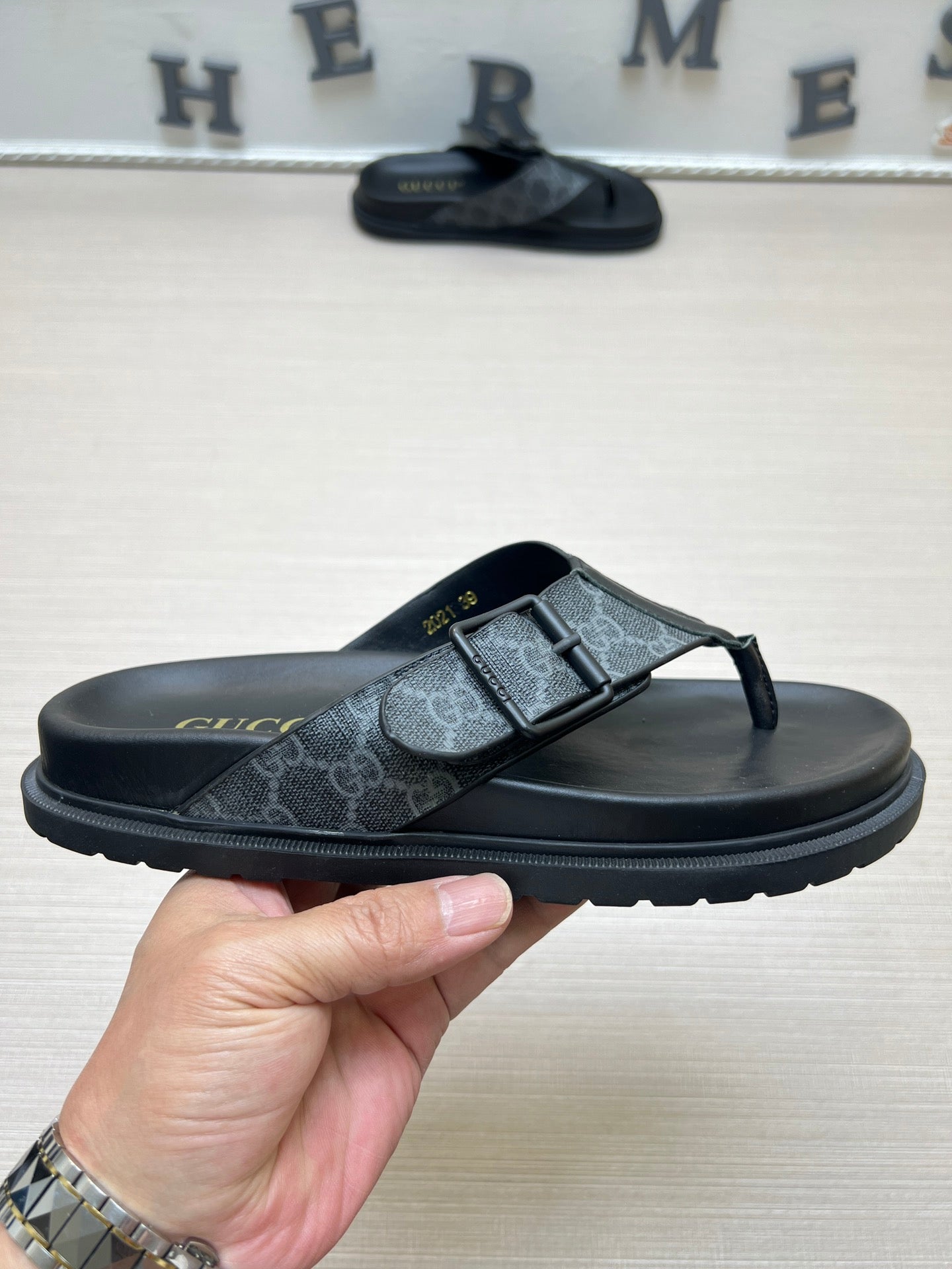 Z5ZB92 Popular slippers