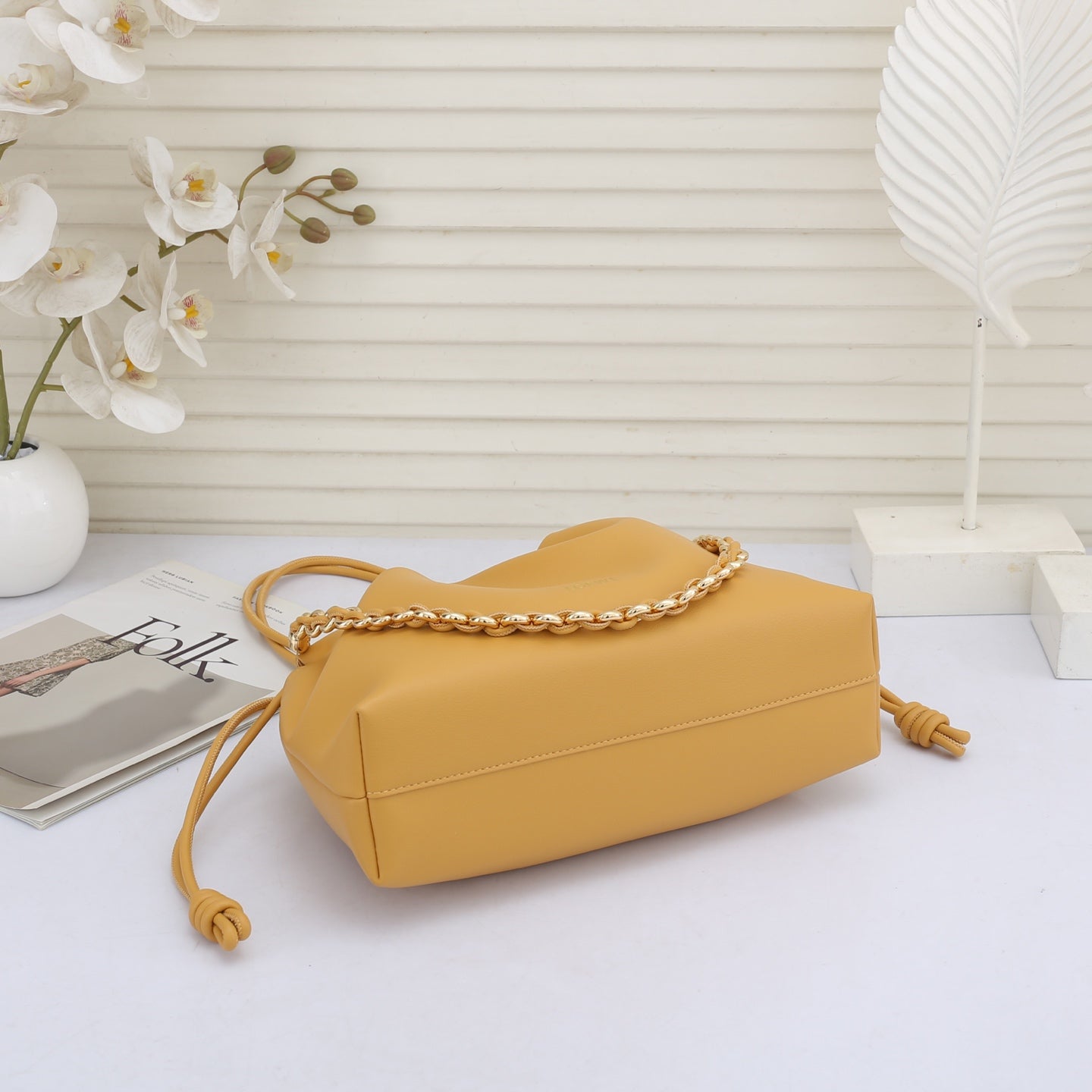 B1R66A8 Popular leather bag