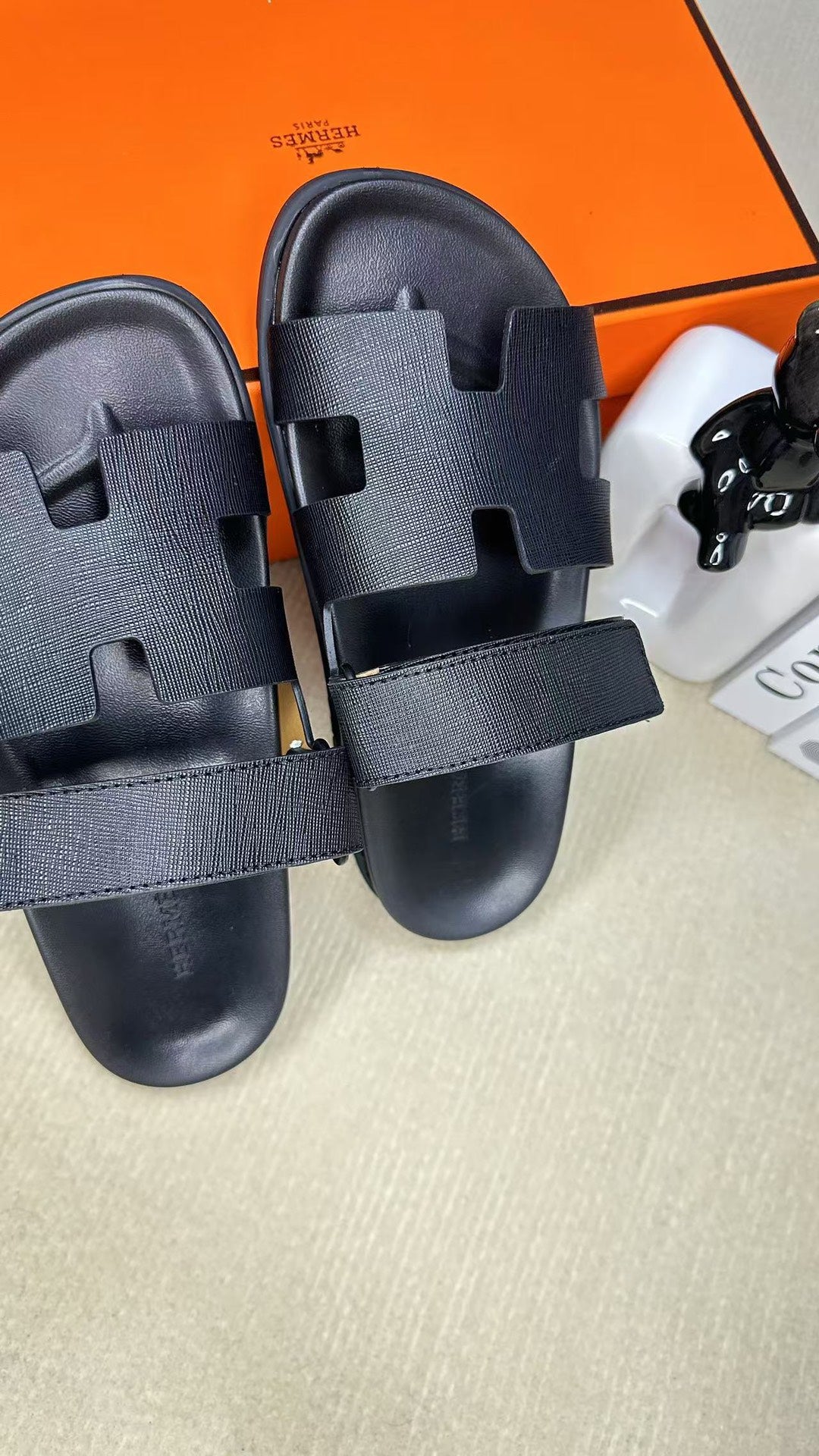 Z2Q55H26 Popular leather shoes
