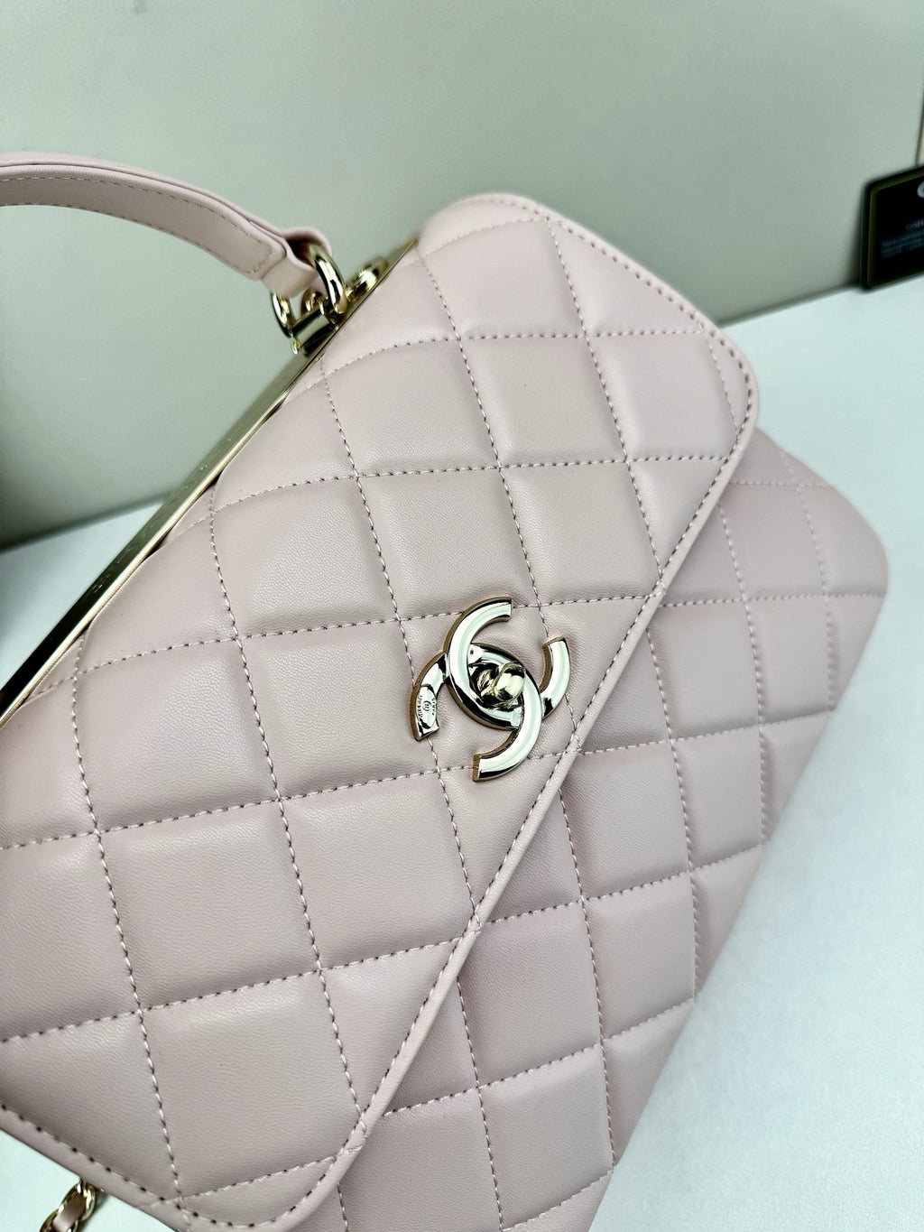 B1X76C8  Popular leather bag