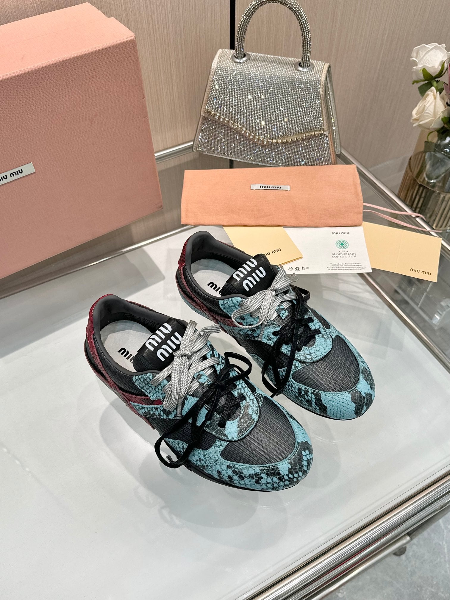 Z2Q105A246 Popular high-quality Shoes