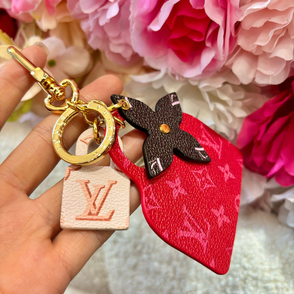 A1Z105E33 Popular bag 's charms accessories