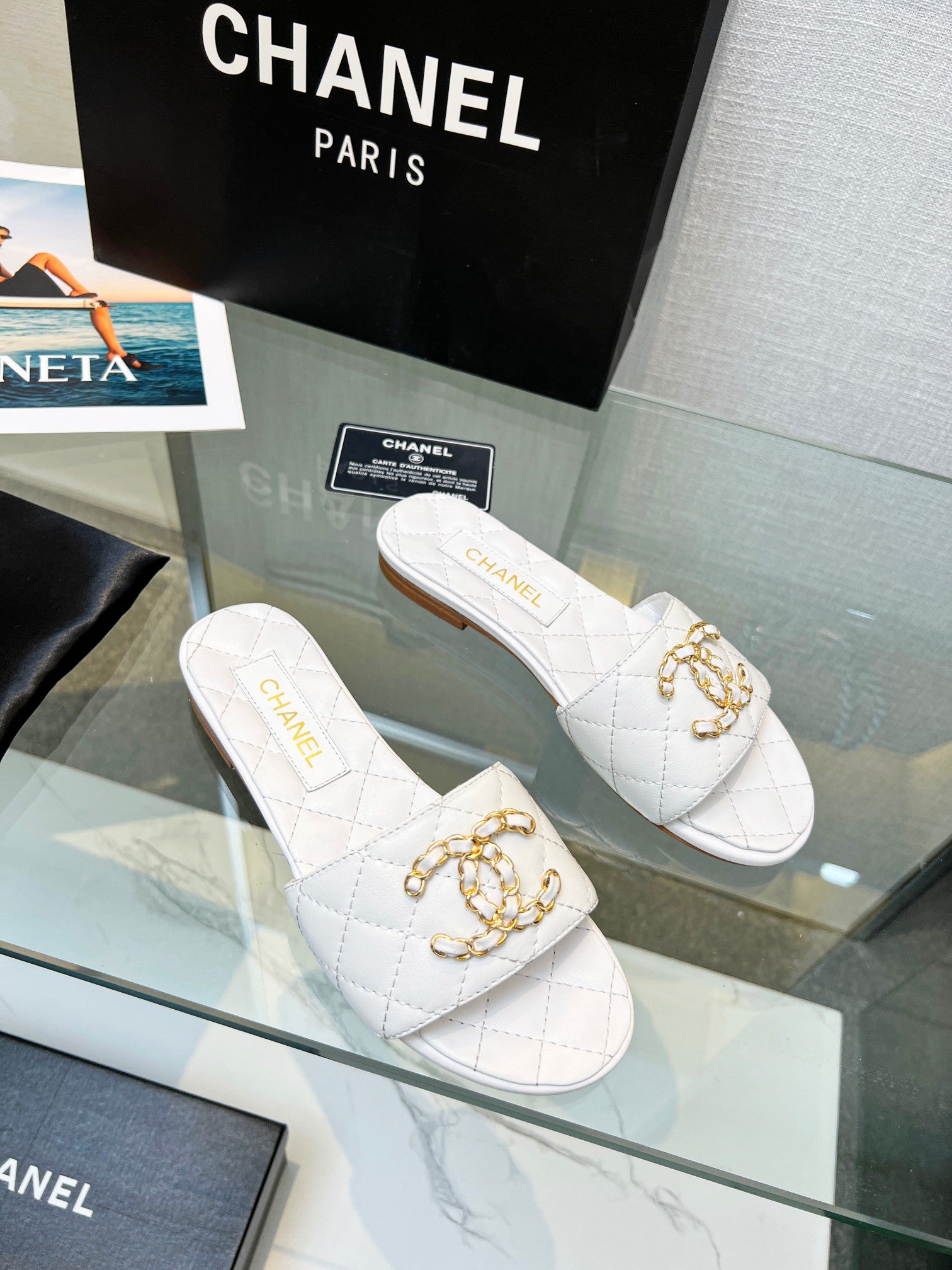 Z2R45C12  Popular genuine leather slippers