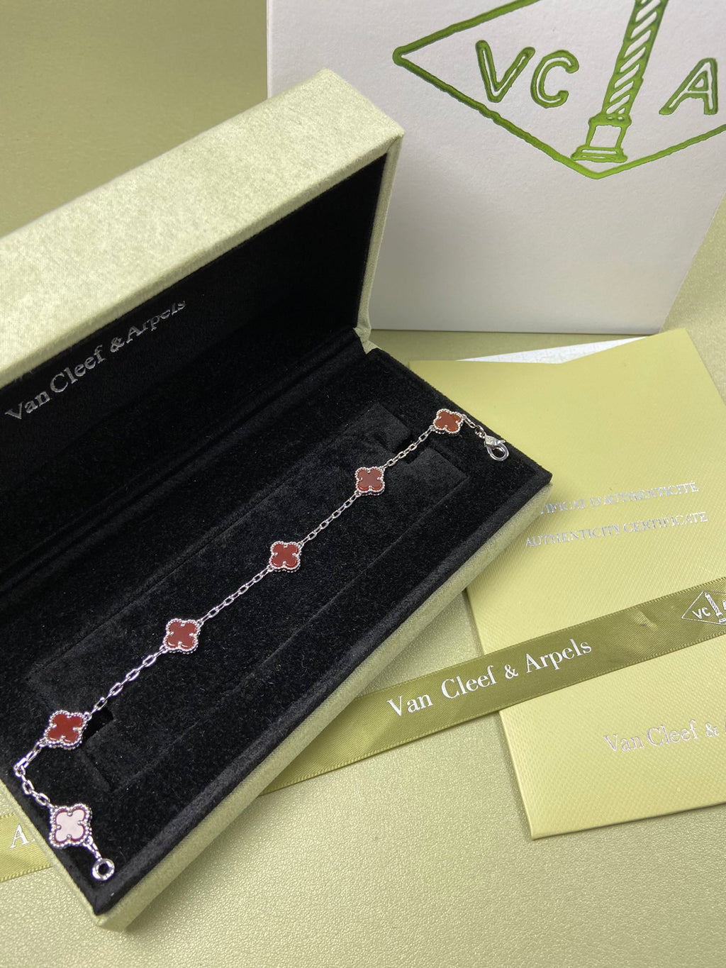 X5X94VA183K  Popular bracelets 6 flowers mini size 0.9cm flower