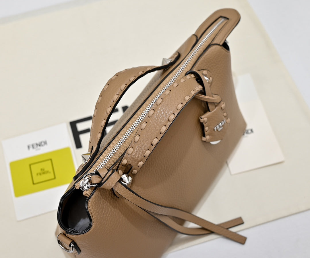 B1W35F109 Popular  leather bag