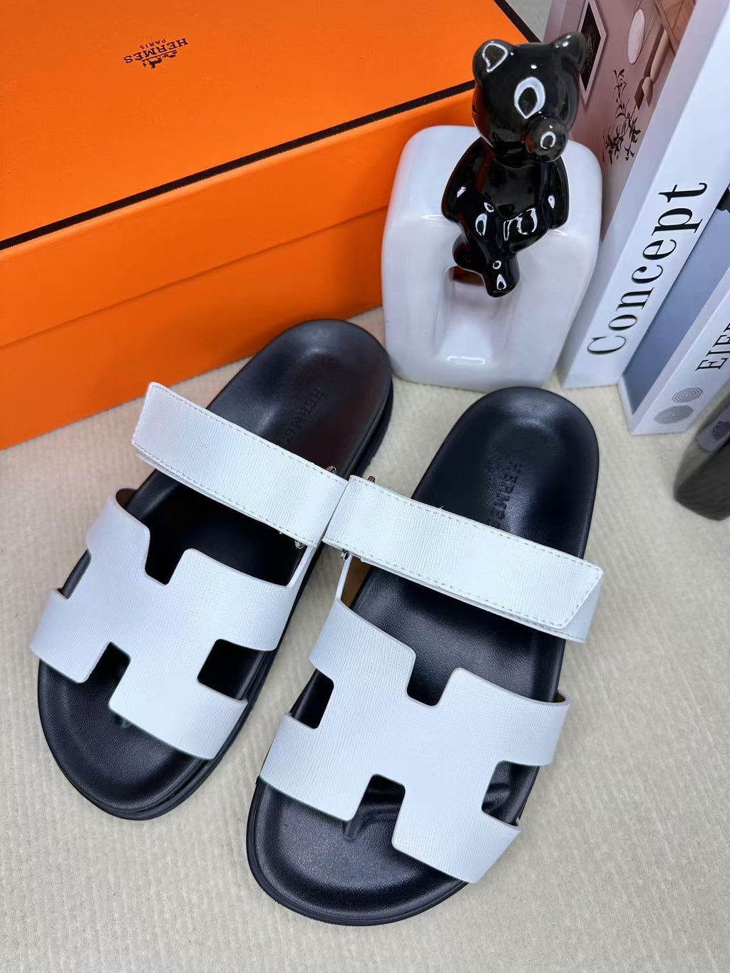Z2Q55H28 Popular leather shoes