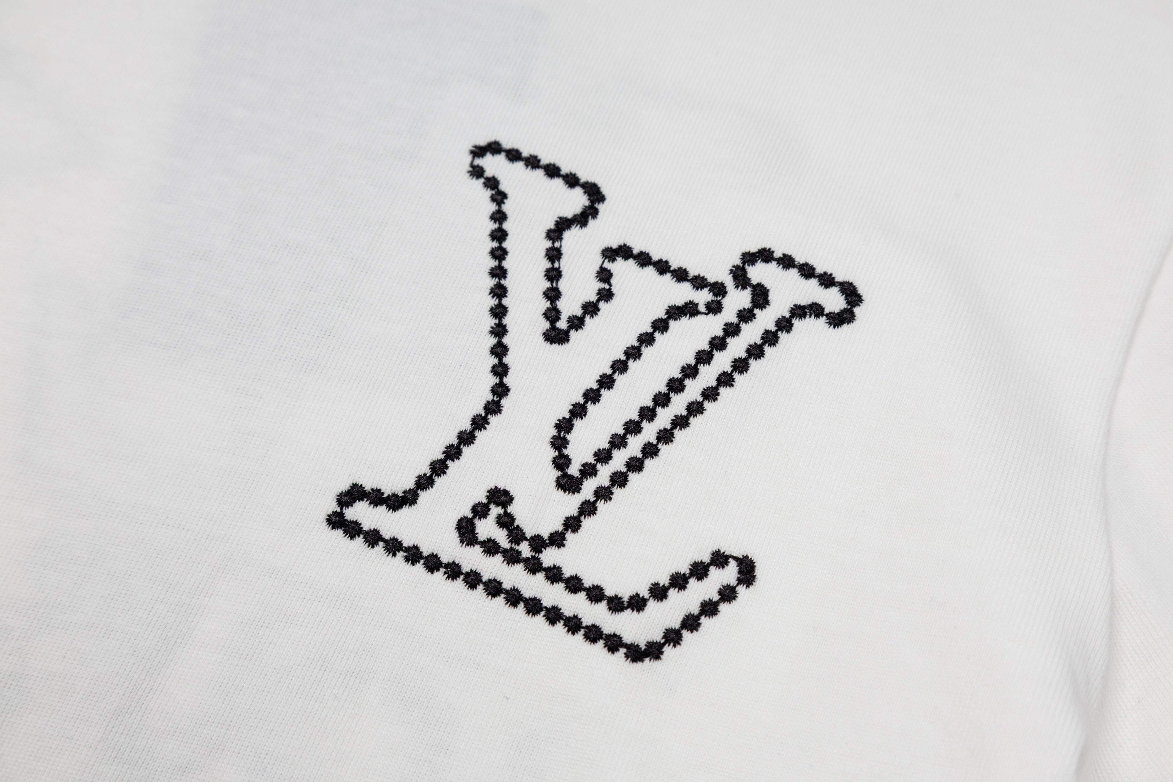 U1R76E35 Popular T-shirts