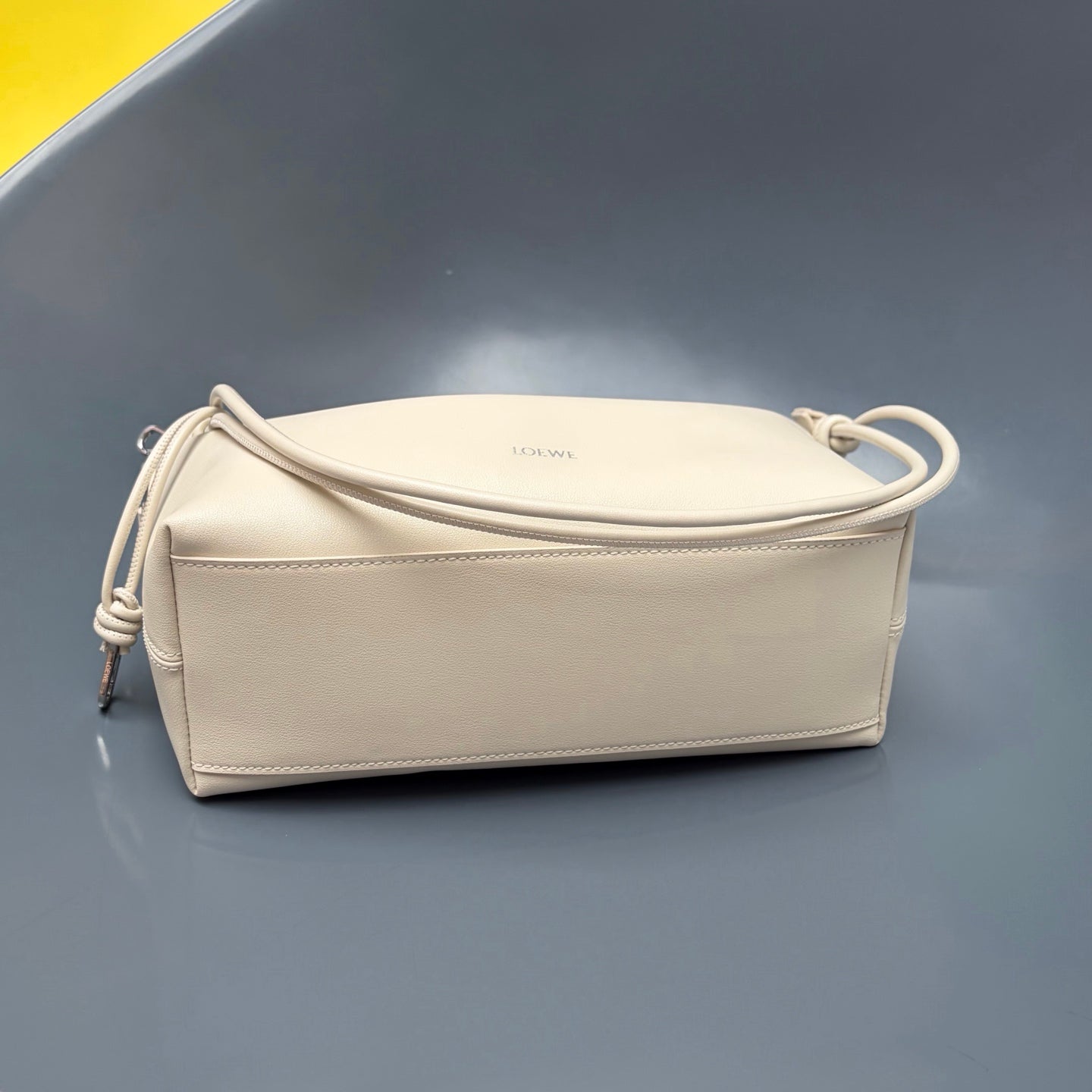 B1R66A13 Popular leather bag