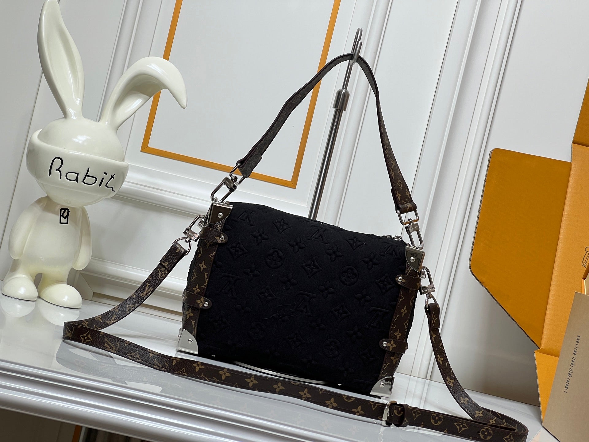 B1R115E157 Popular bag