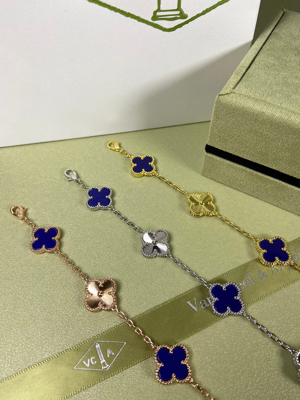 X5X94VA181K  Popular bracelets  5 flowers normal size1.5cm flower