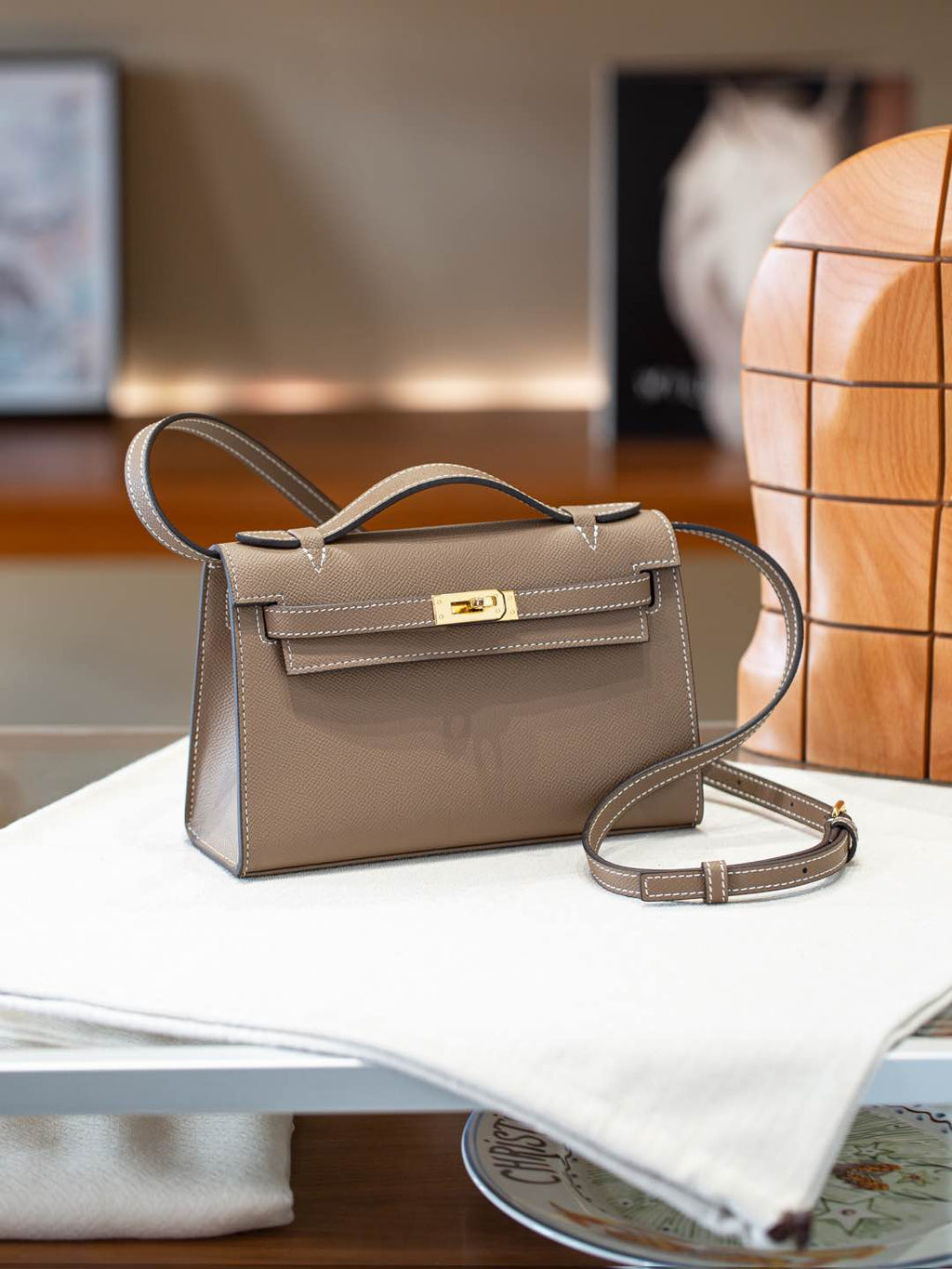 B1R66A6 Popular leather bag