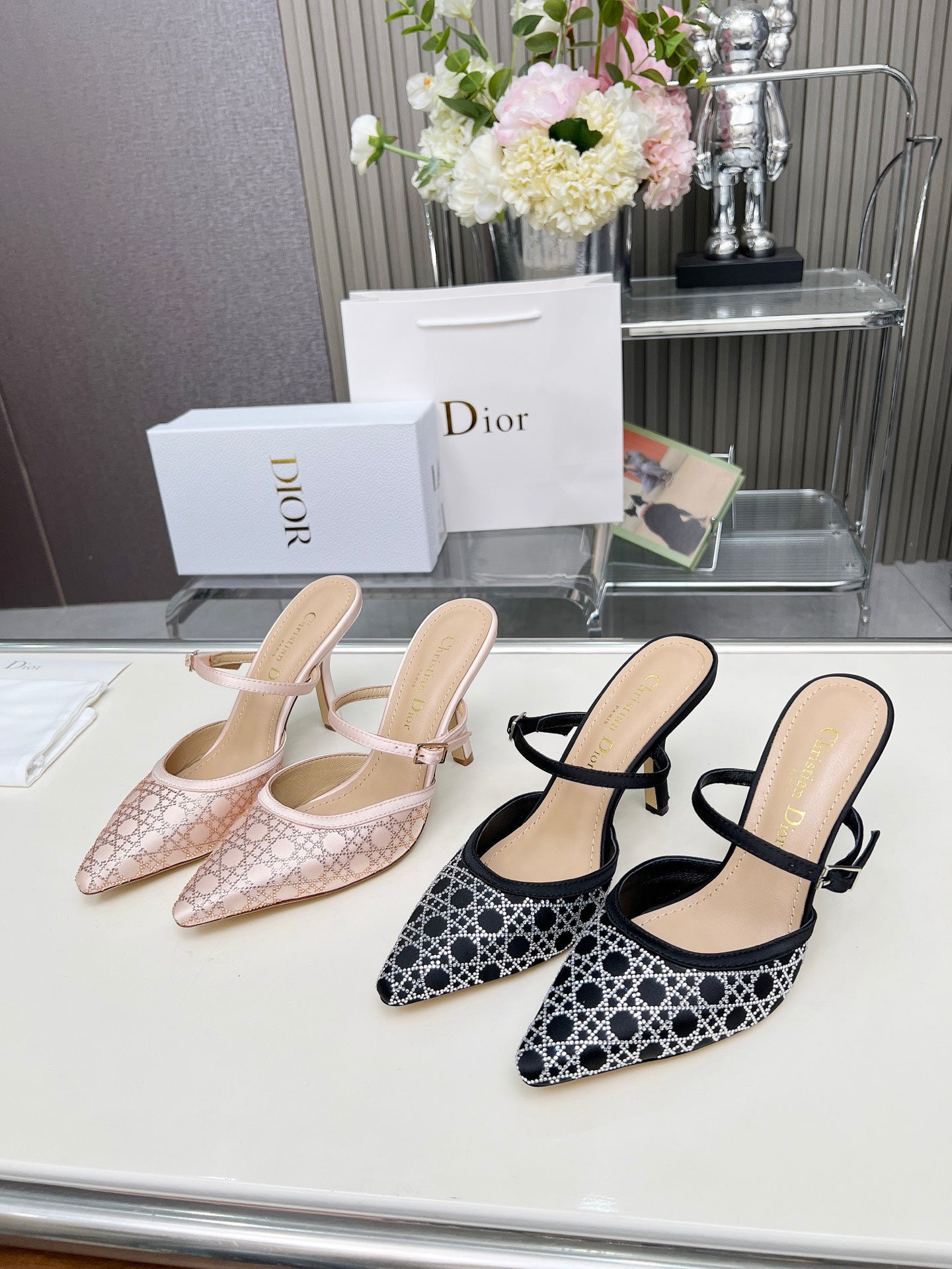 Z2Q95D117 Popular high-quality leather  High heels