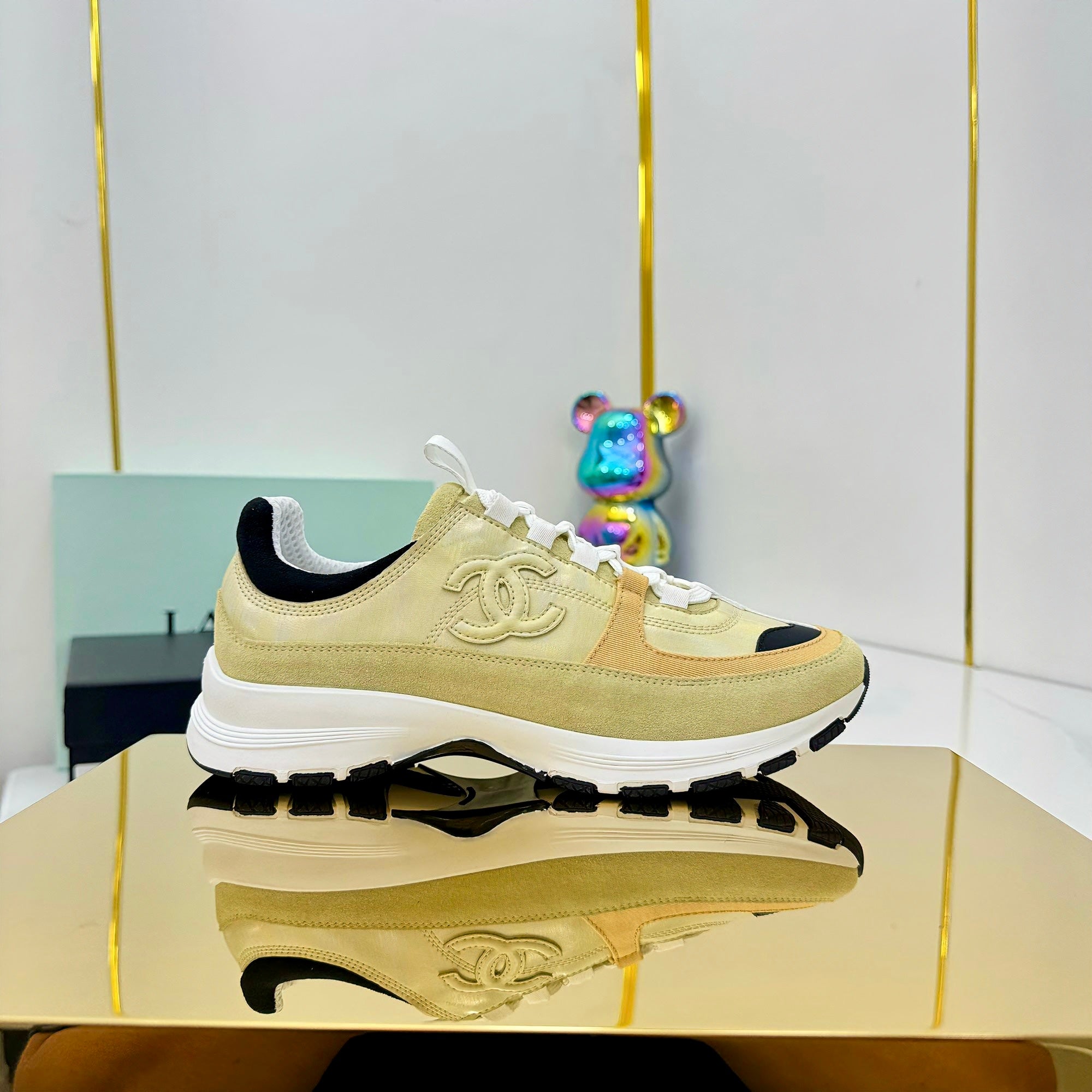 Z2R85C7  Popular high quality shoes