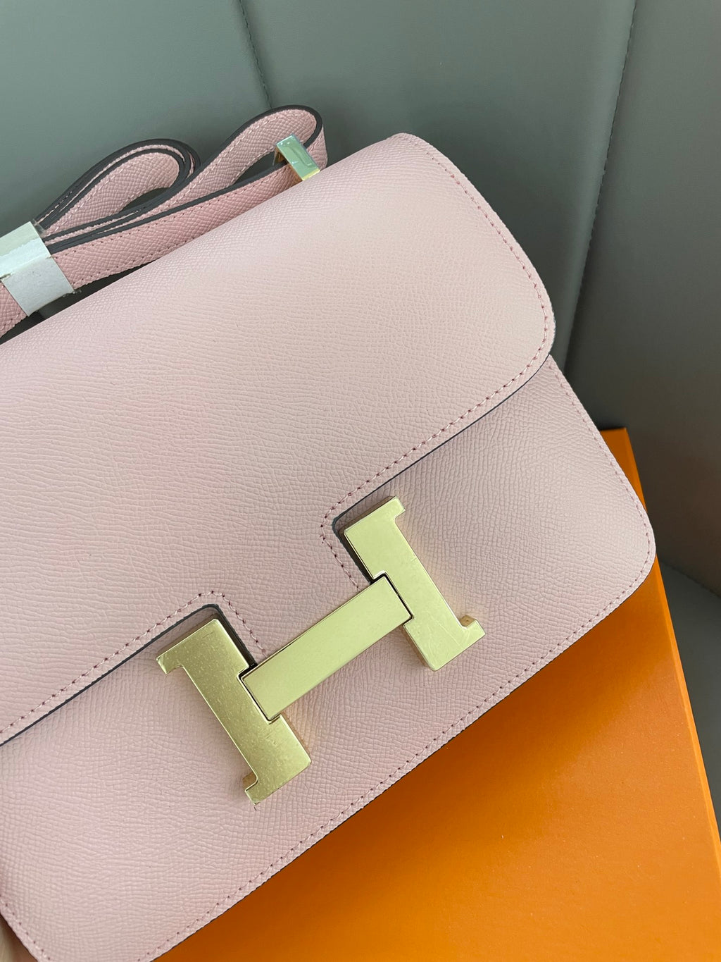 B1N55H63 Popular  leather bag