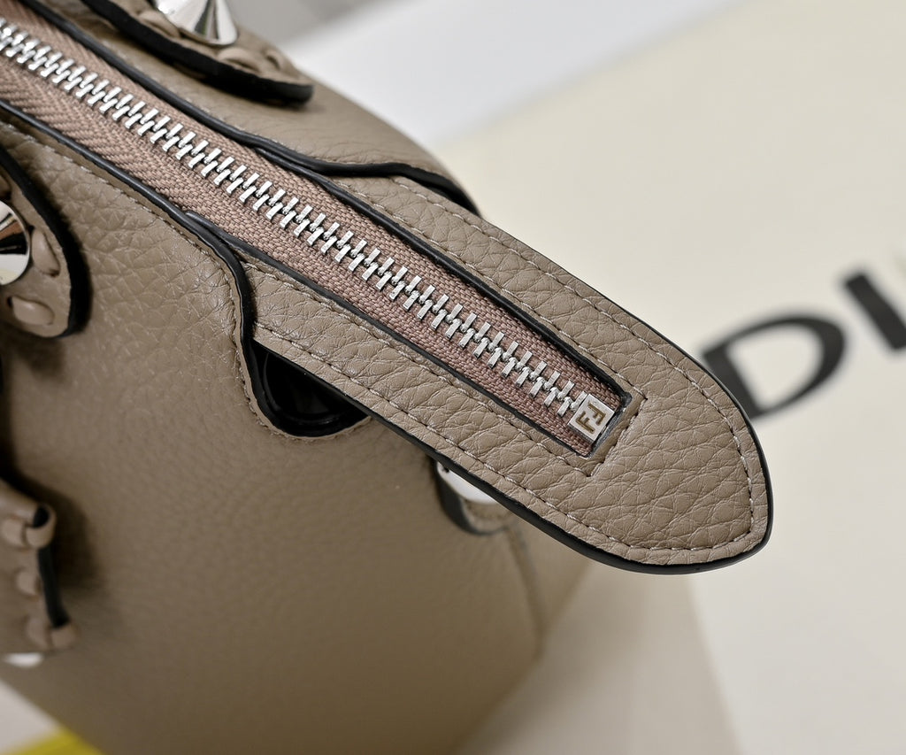 B1W35F109 Popular  leather bag