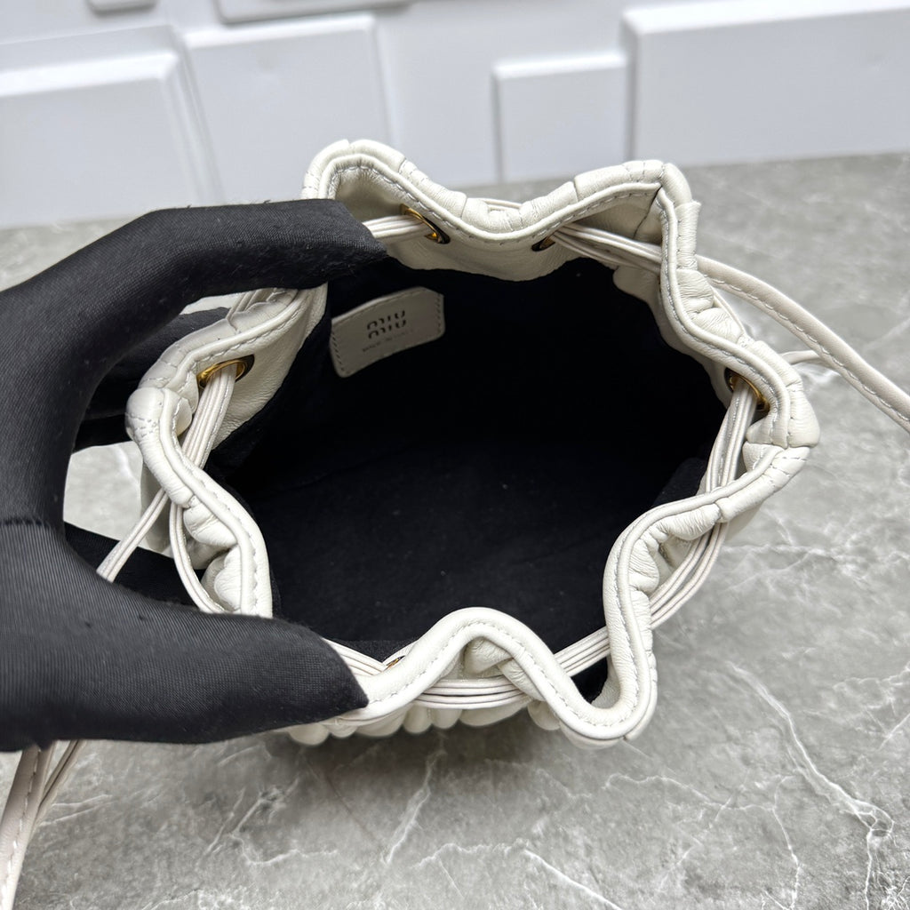 B1P36A81 Popular leather bag