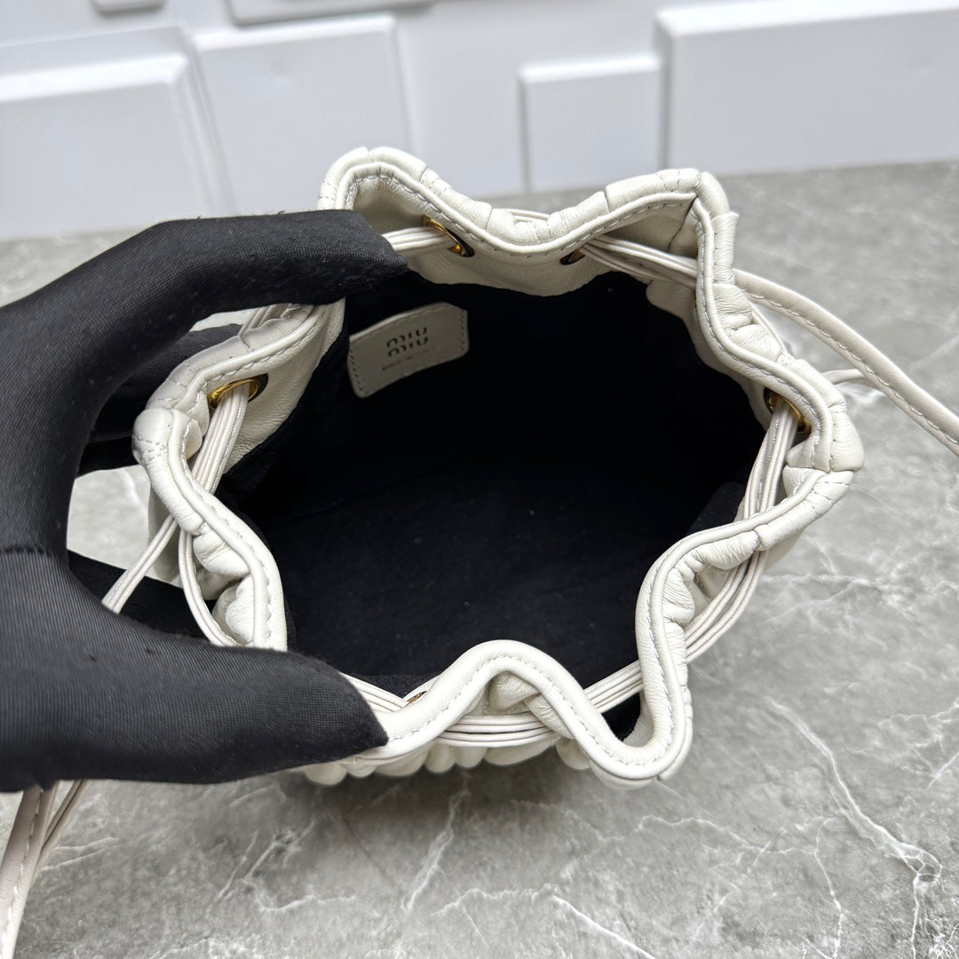B1P36A81 Popular leather bag