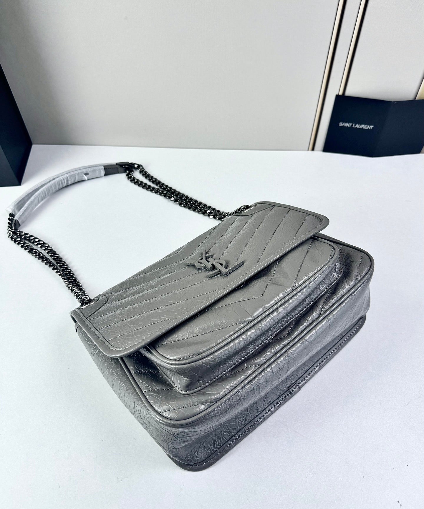 B1R76SL16 Popular leather bag
