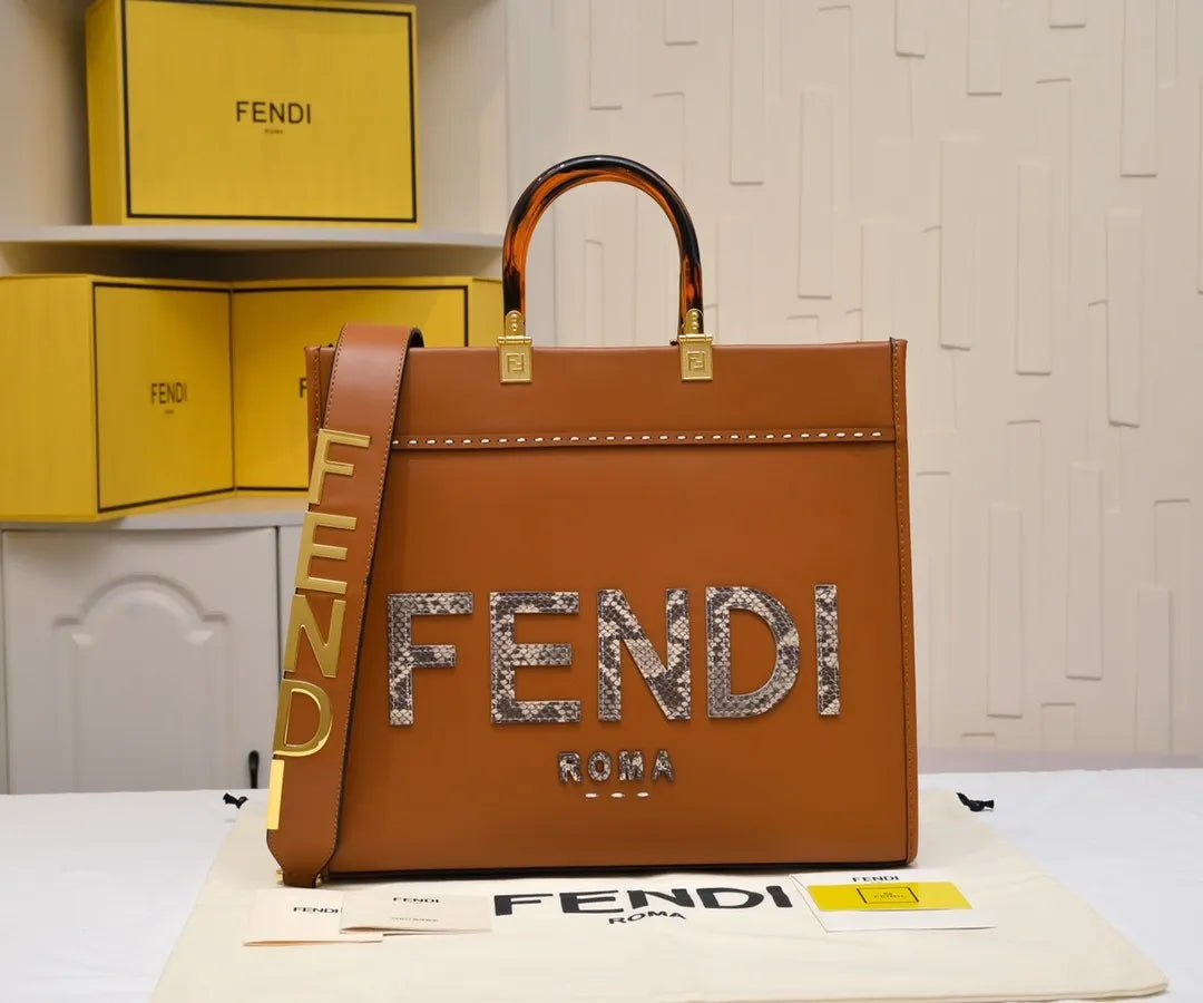 B1P36F104 Popular leather bag