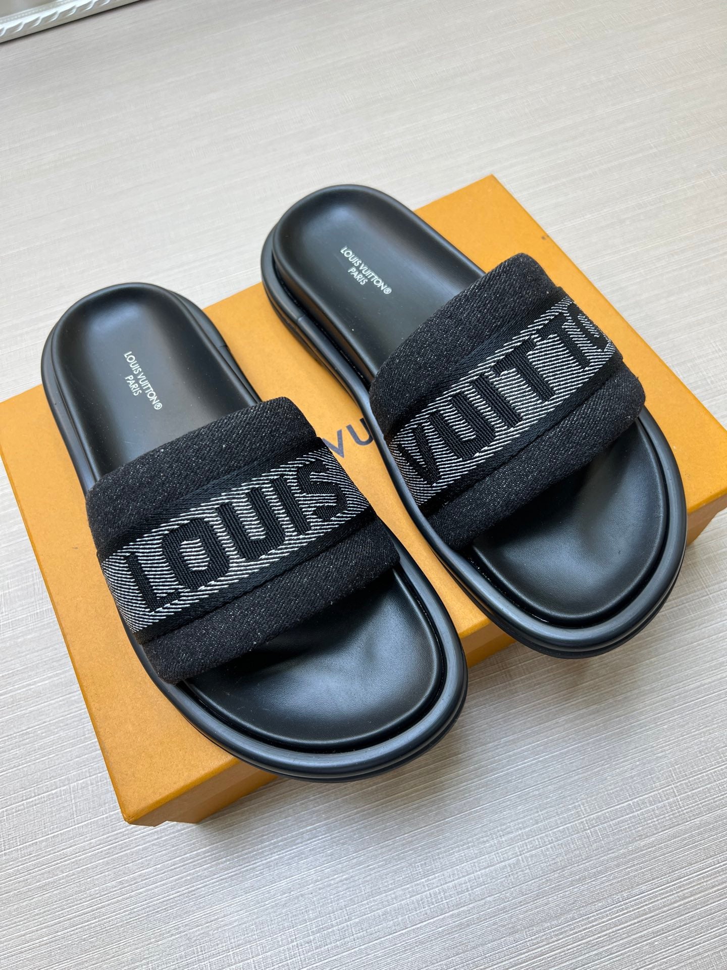 Z5Z35E300 Popular Slippers