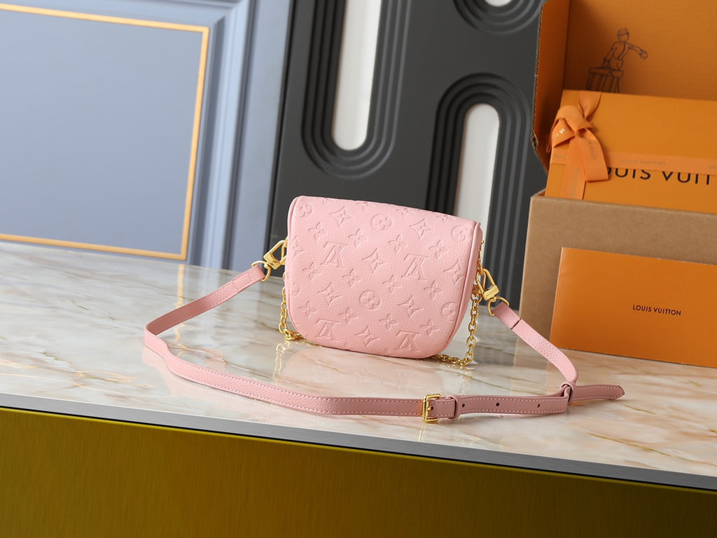 B1P46E72 Popular leather bag