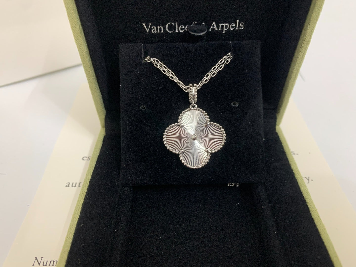 X5X53VA183X Popular Big flower necklace