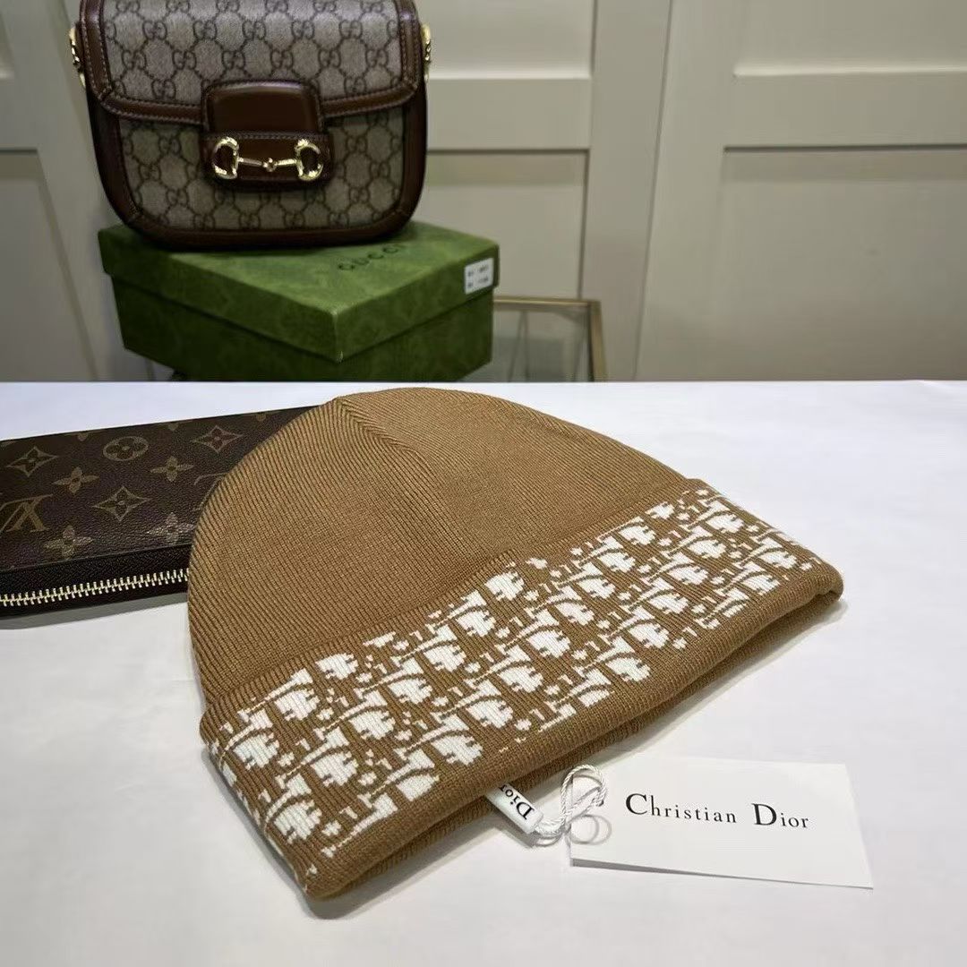M1R86D37 Popular hats