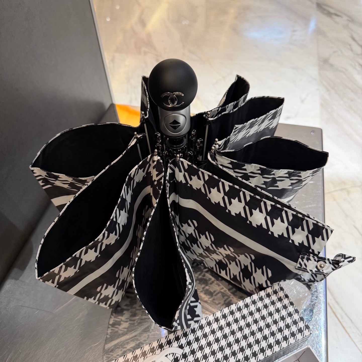 J1N46C4 Popular UV resistant umbrella