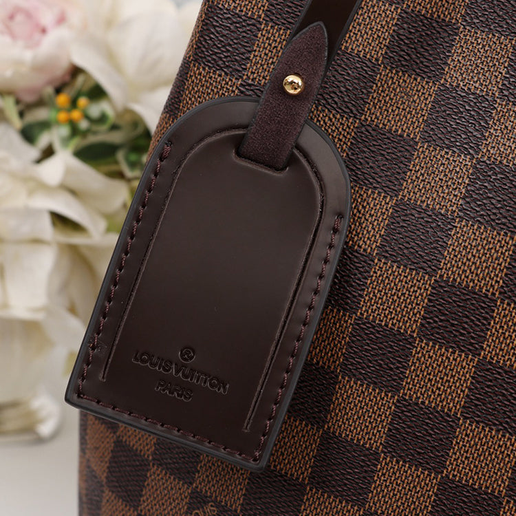 B1P11E84 Popular leather bag 