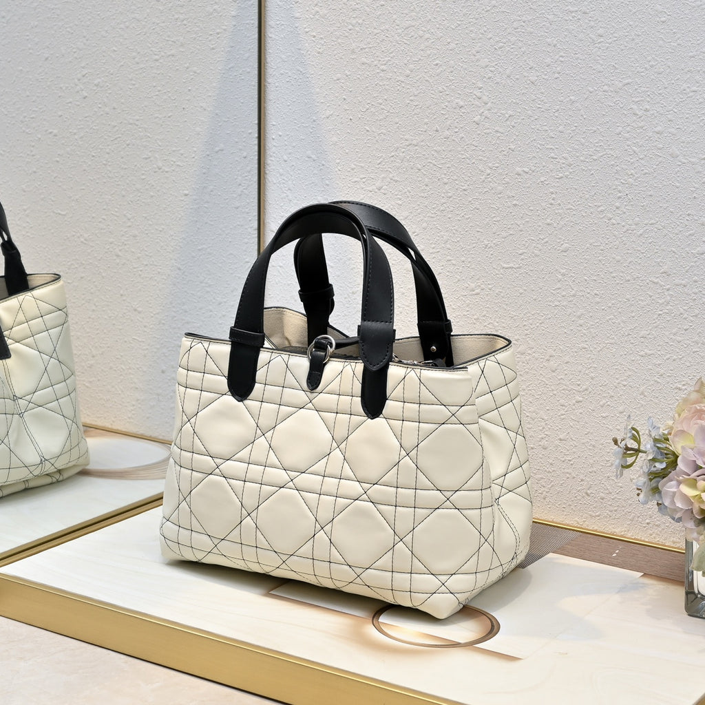 B1R76D40 Popular leather bag