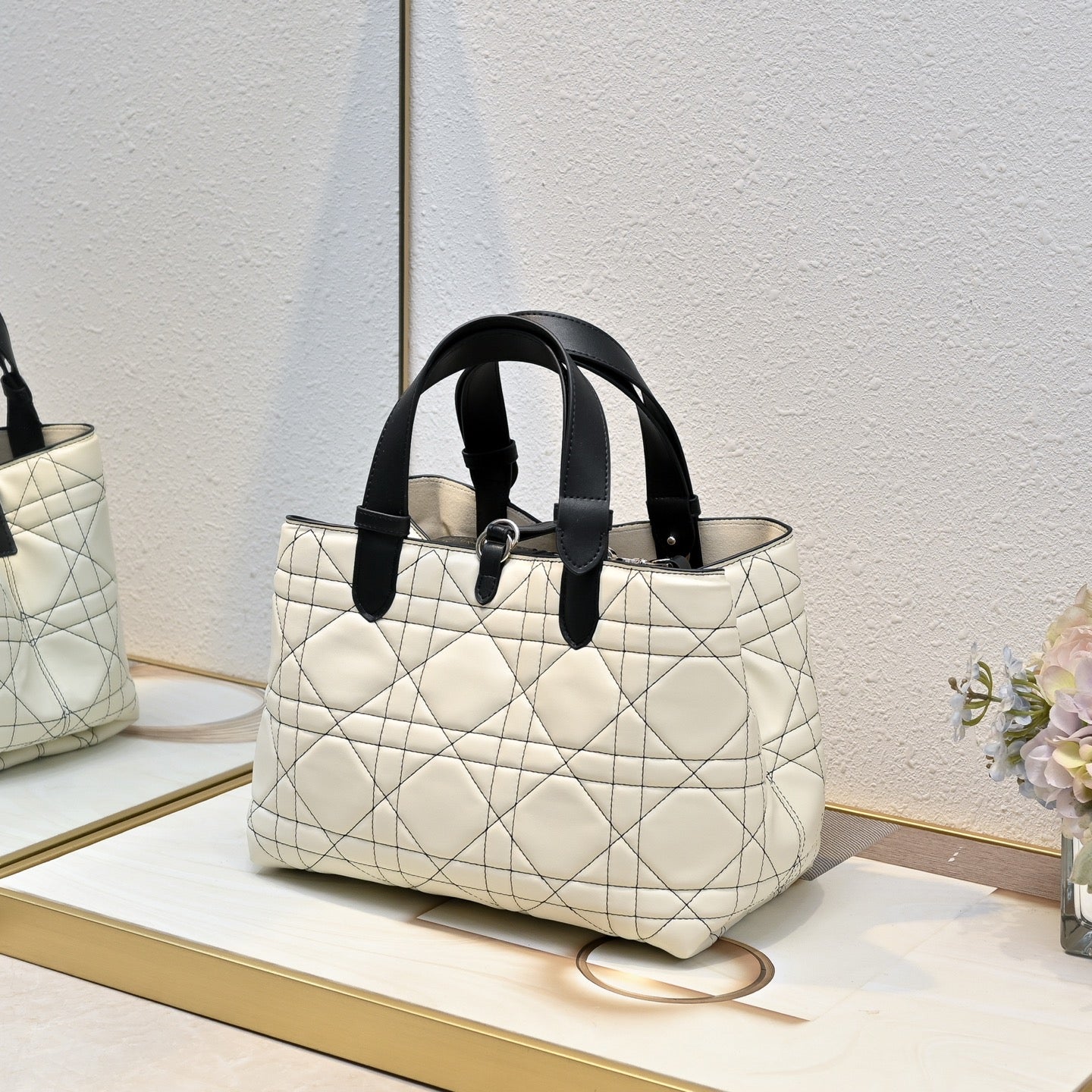 B1R76D40 Popular leather bag
