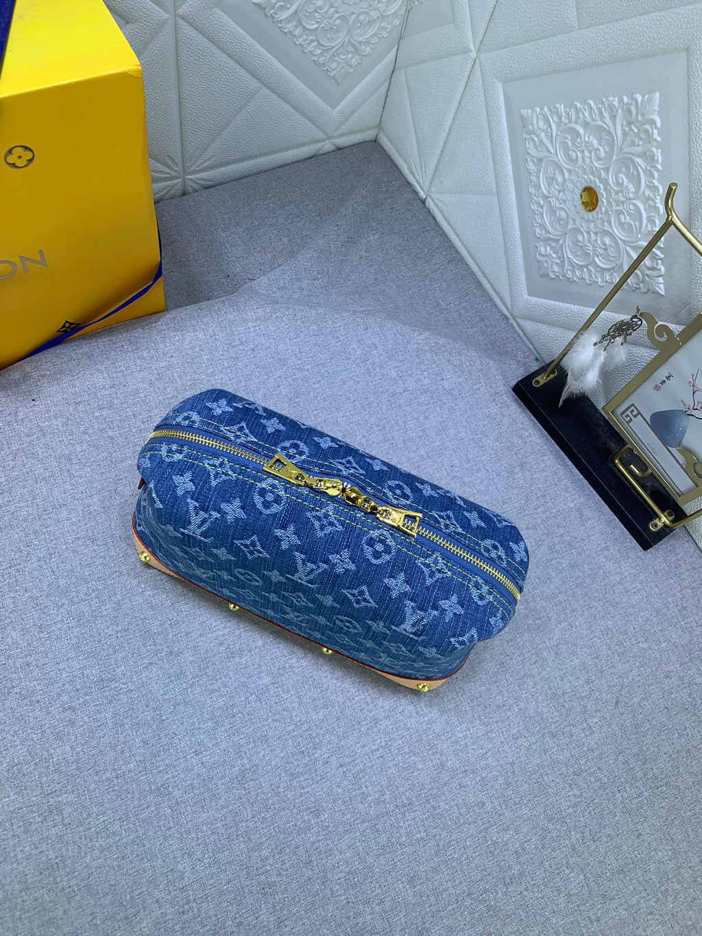 B1X104E61 Popular    leather bag