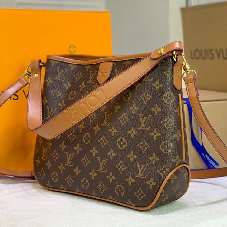 B1X51E01 Popular  leather bag 