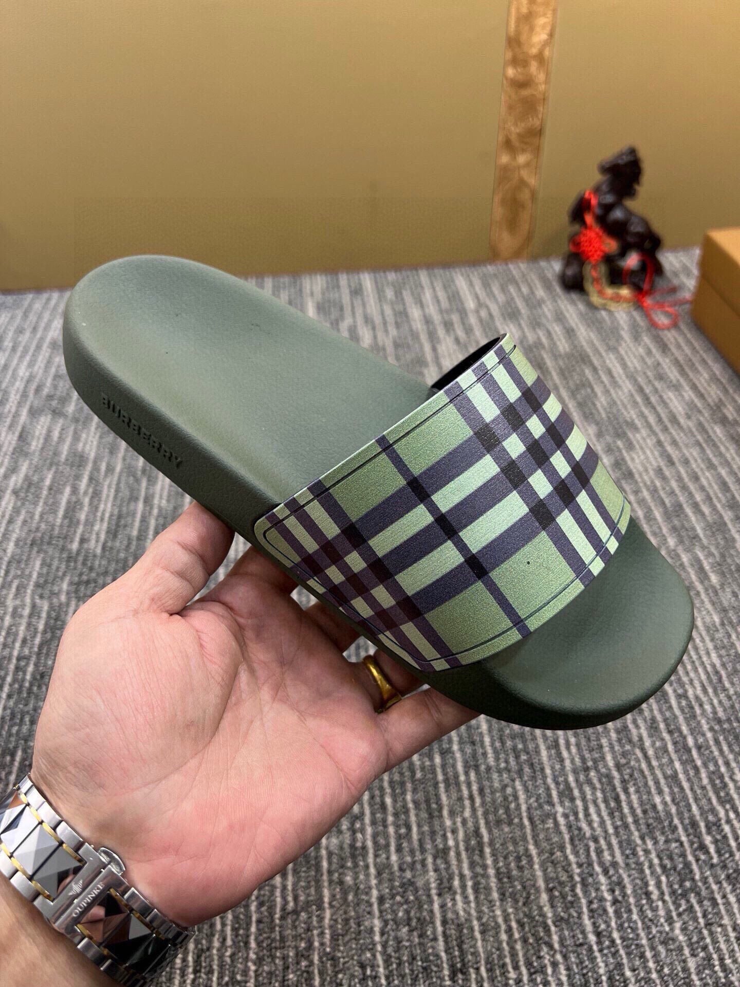 Z5Z35R259 Popular Slippers