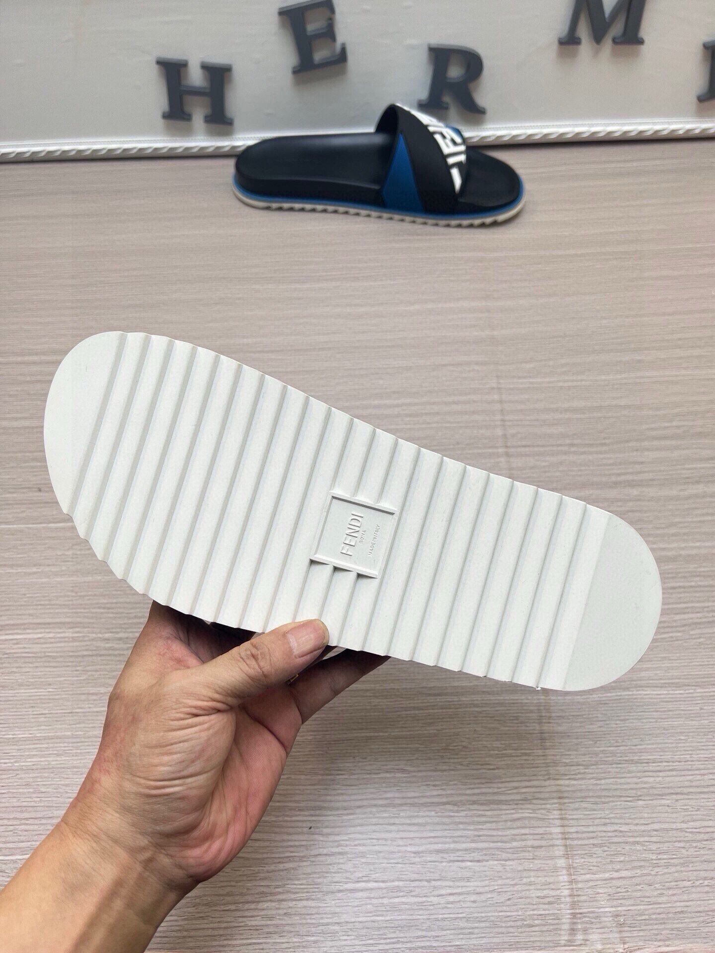 Z5Z35F283 Popular Slippers